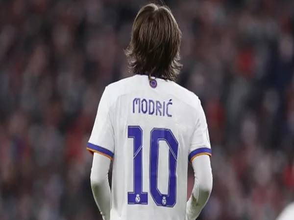 Tin bóng đá chiều 9/2; Luka Modric hé lộ thời gian treo giày